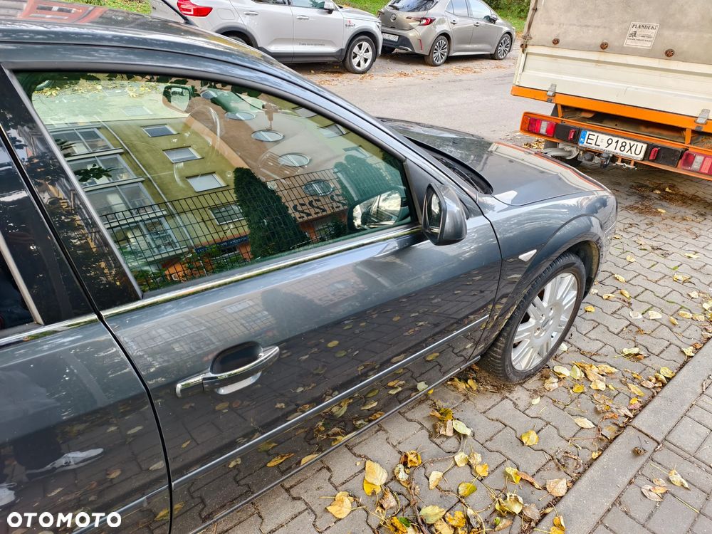 Ford Mondeo 1.8 Ghia - 15