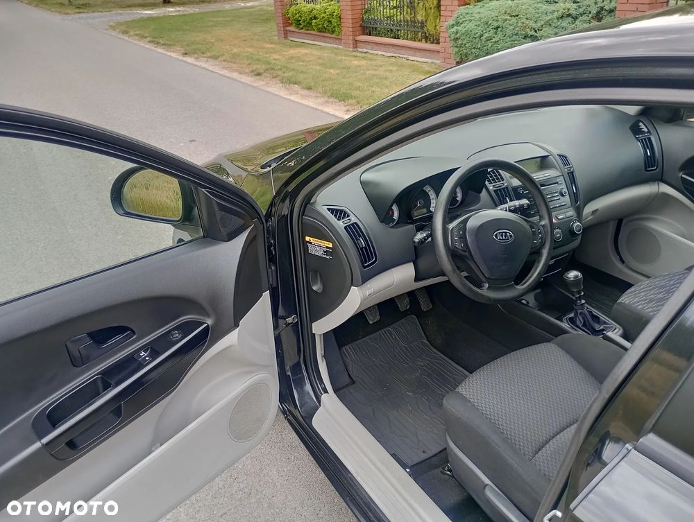 Kia Ceed 1.4 CVVT Attract - 6