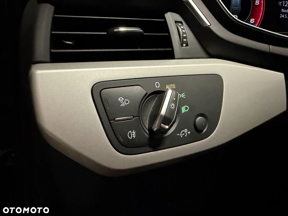 Audi A4 Avant 40 TDI S Line S tronic - 26