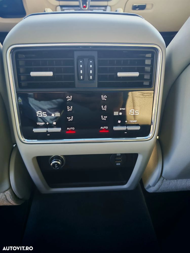 Porsche Cayenne - 18