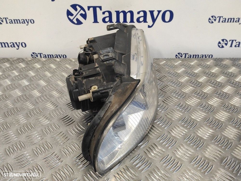 FAROL DIREITO AUDI A4 1999 - 2