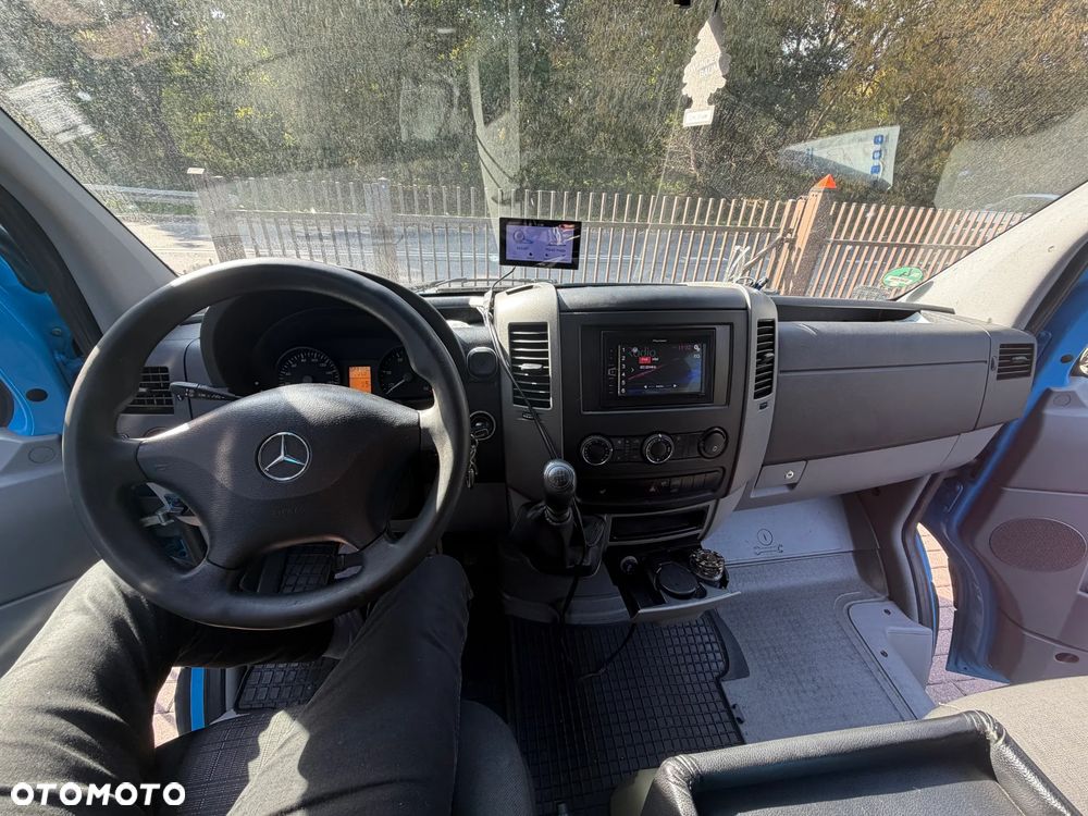 Mercedes-Benz Sprinter - 11
