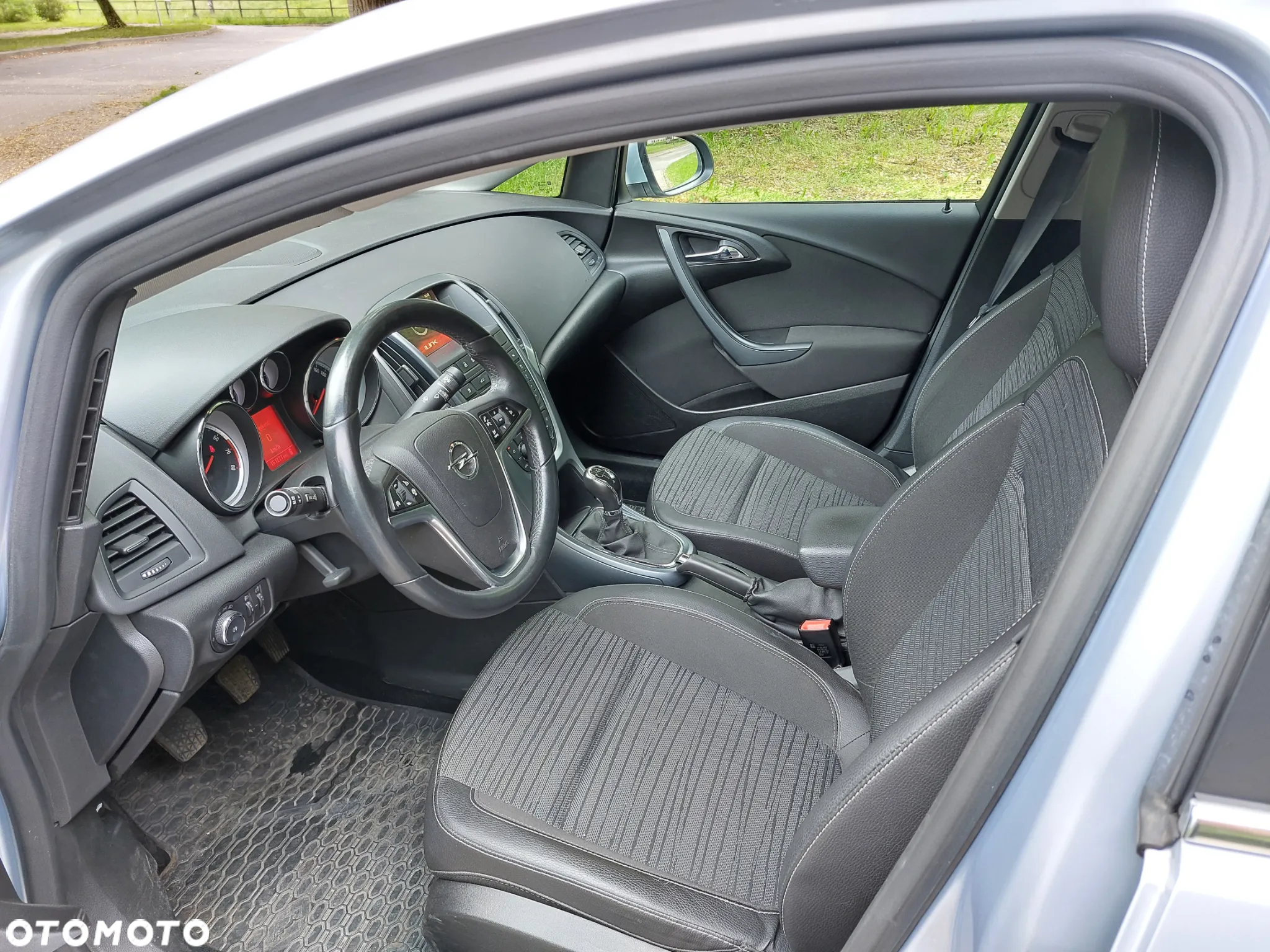 Opel Astra IV 1.4 T Business EU6 - 6