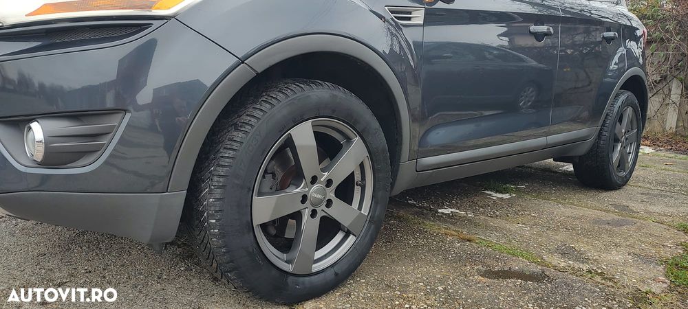 Ford Kuga 2.0 TDCi 2x4 Titanium - 3