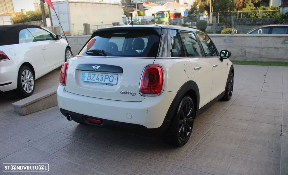 MINI 5 Portas Cooper D Auto - 5