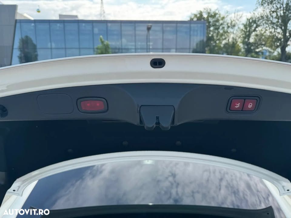 Mercedes-Benz E 220 d - 11