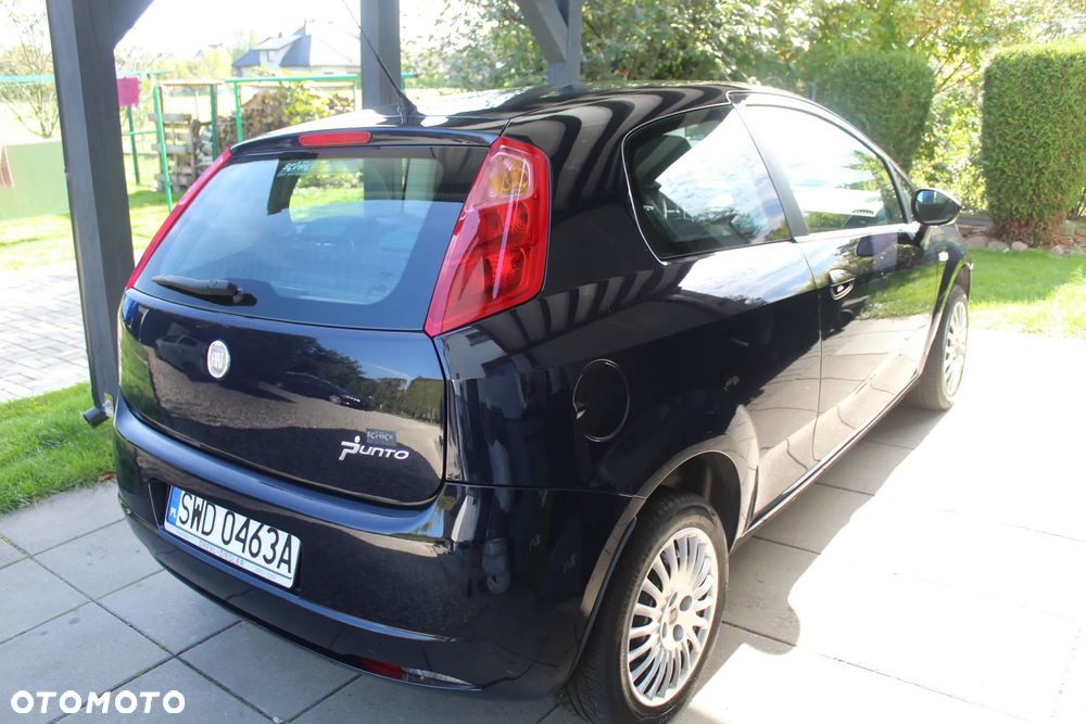 Fiat Grande Punto 2009 photo 4