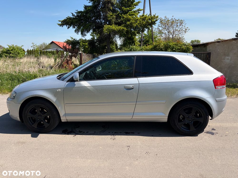 Audi A3 3-drzwiowe 1.6 Attraction - 8