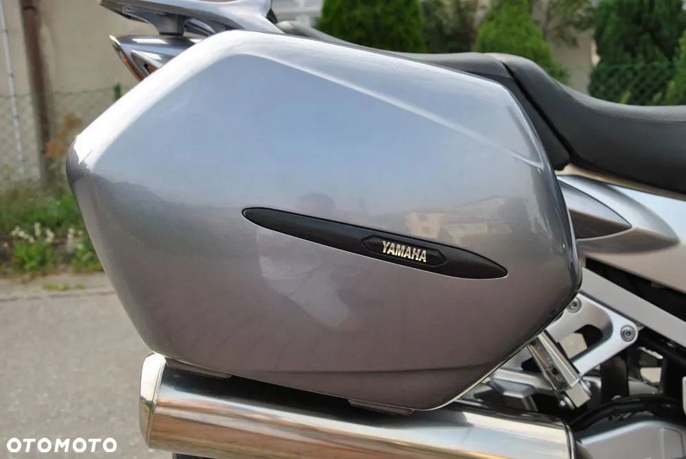 Yamaha FJR - 2