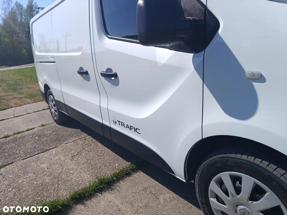 Renault Trafic L2H1 1.6 diesel 145kM 2018rok WEBASTO, CZUJNIKI PARKOWANIA, HAK, NIEWIELKI PRZEBIEG stan BDB, BEZWPADKOWY! - 20
