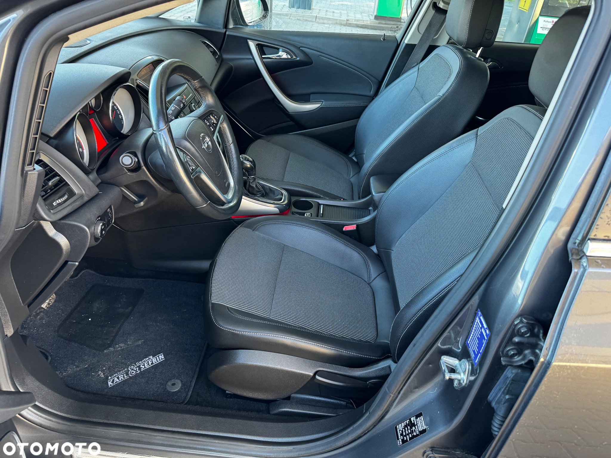 Opel Astra 1.4 Turbo Cosmo - 28