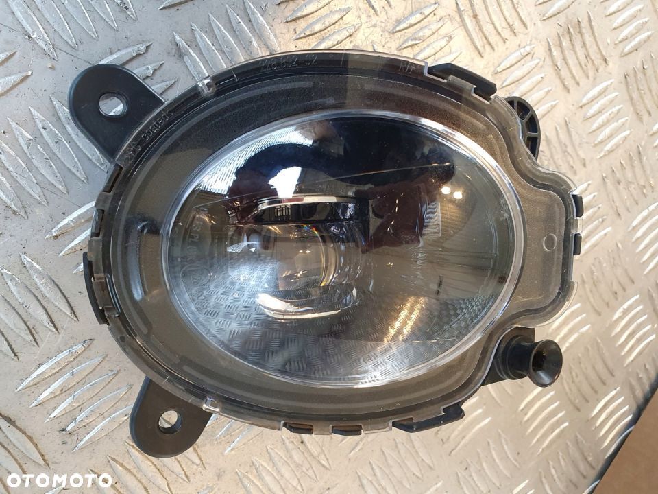 Tarraco 18-22 halogen led prawy 5FJ941702 - 3