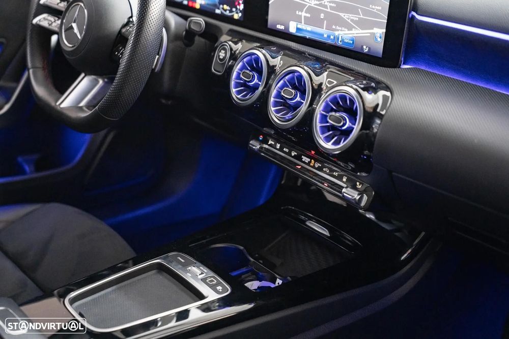 Mercedes-Benz A 250 Limousine - 25