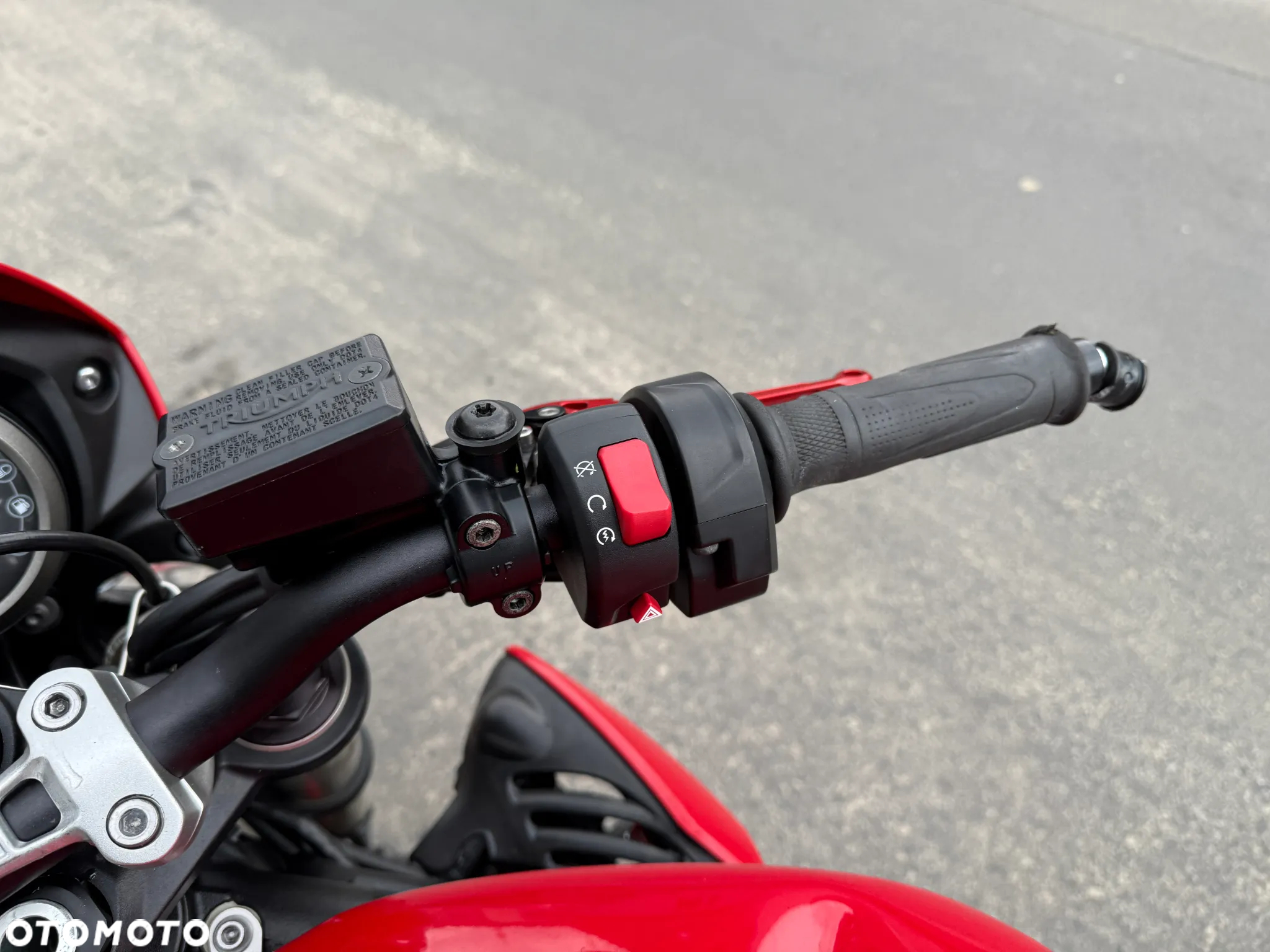 Triumph Street Triple - 16