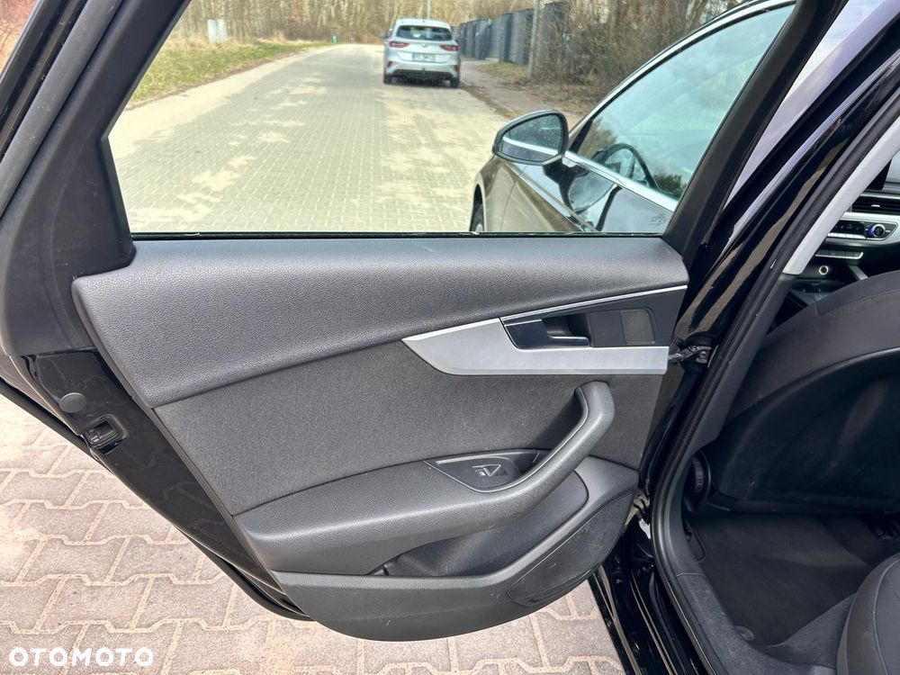 Audi A4 Limousine - 20