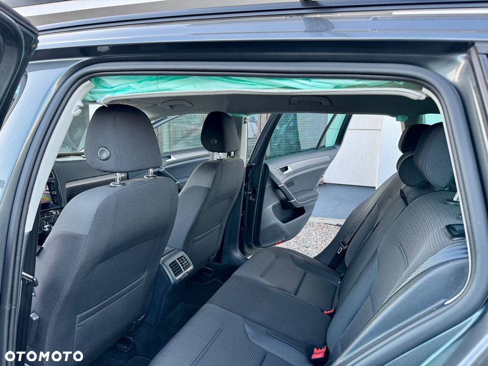 Volkswagen Golf - 24