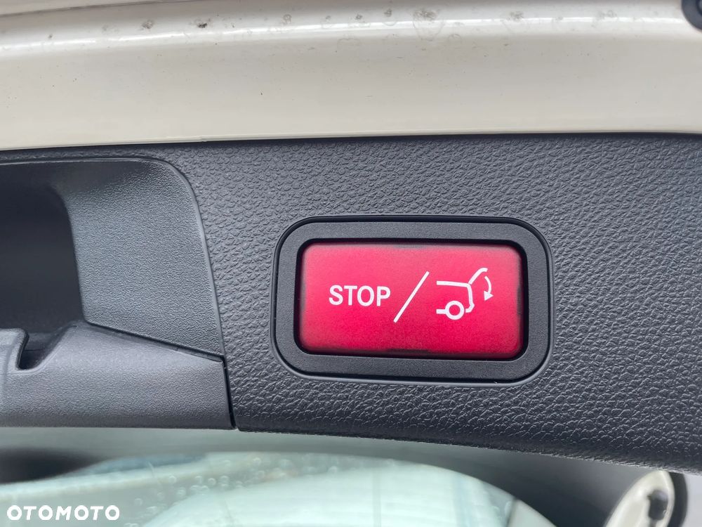 Mercedes-Benz Klasa C 180 d Exclusive - 13