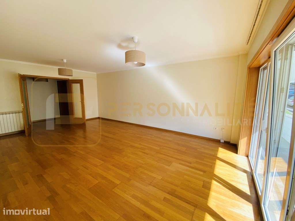 Excelente apartamento T1 junto aos Campos de Treino - Grande imagem: 2/14