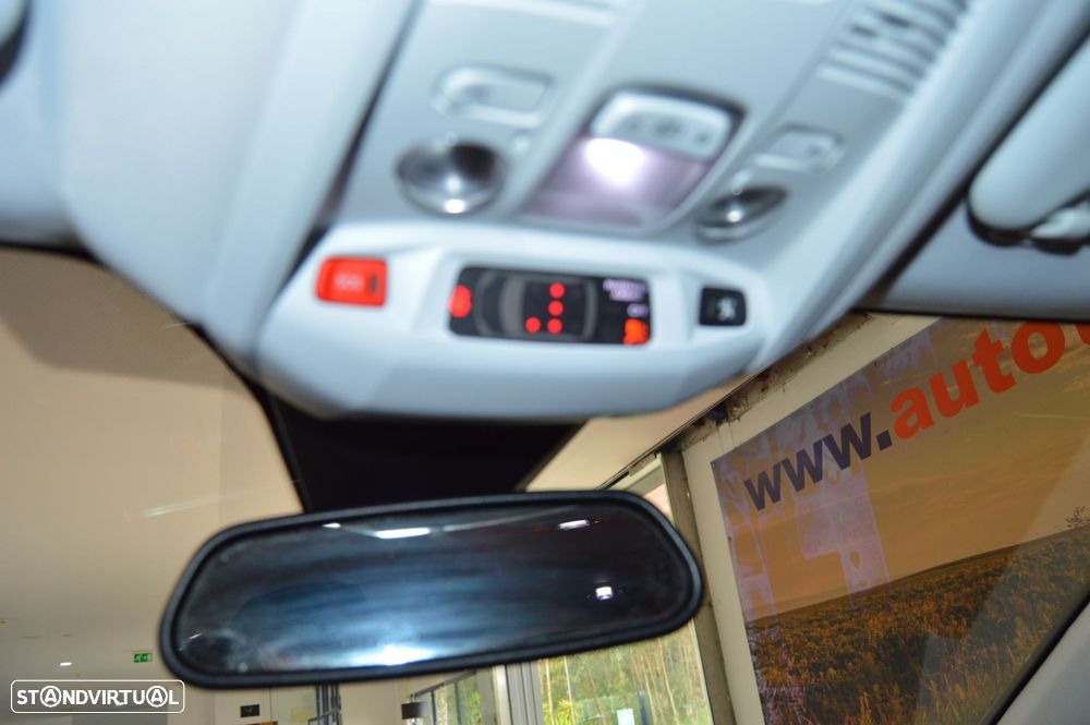 Peugeot 5008 1.2 PureTech Allure EAT6 - 36