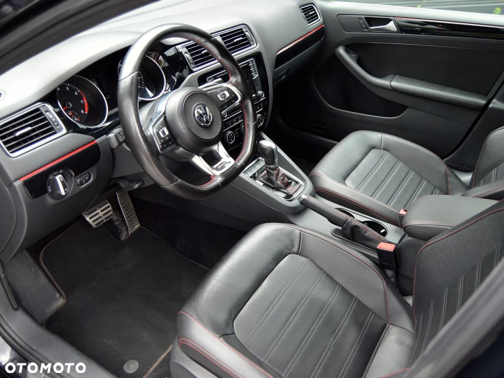 Volkswagen Jetta - 7