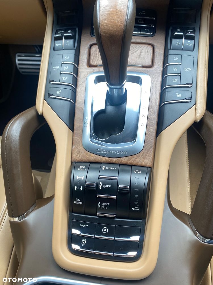 Porsche Cayenne Turbo - 15