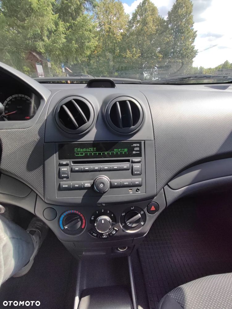 Chevrolet Aveo 1.2 16V Base / Classic - 20