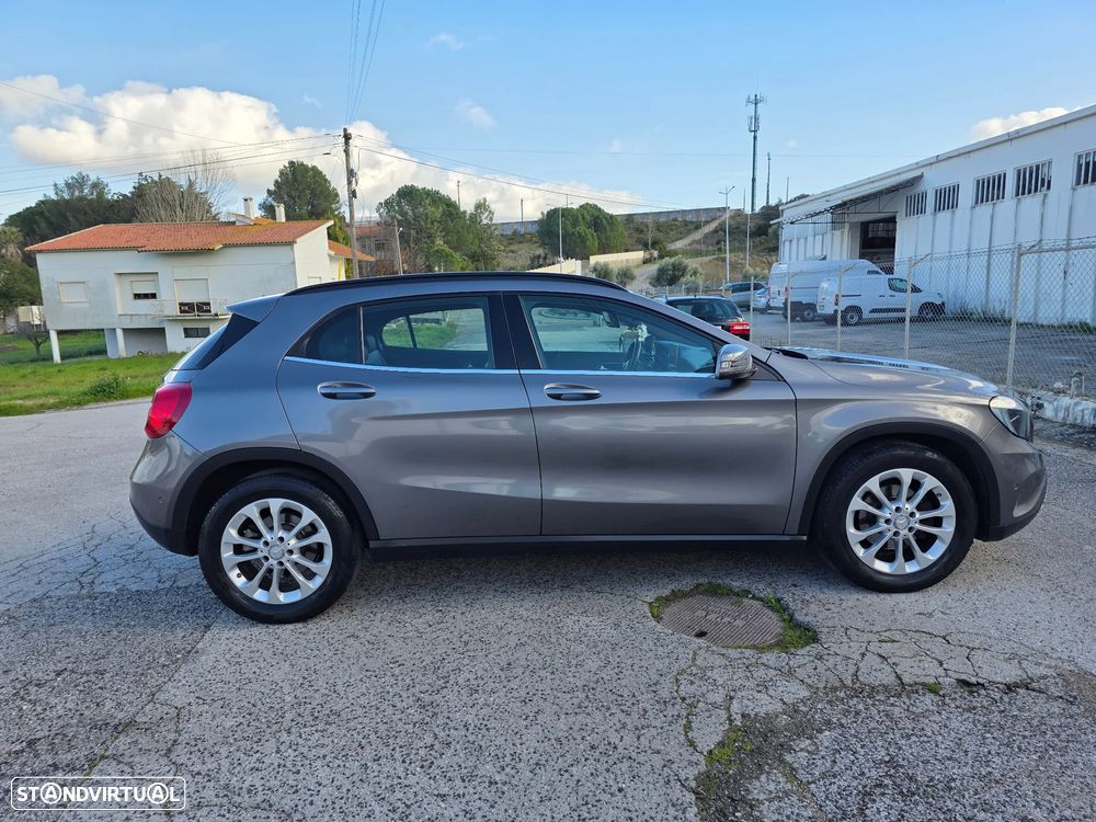 Mercedes-Benz GLA 180 CDI Urban - 11