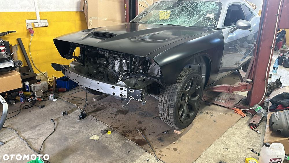 Dodge Challenger - 15