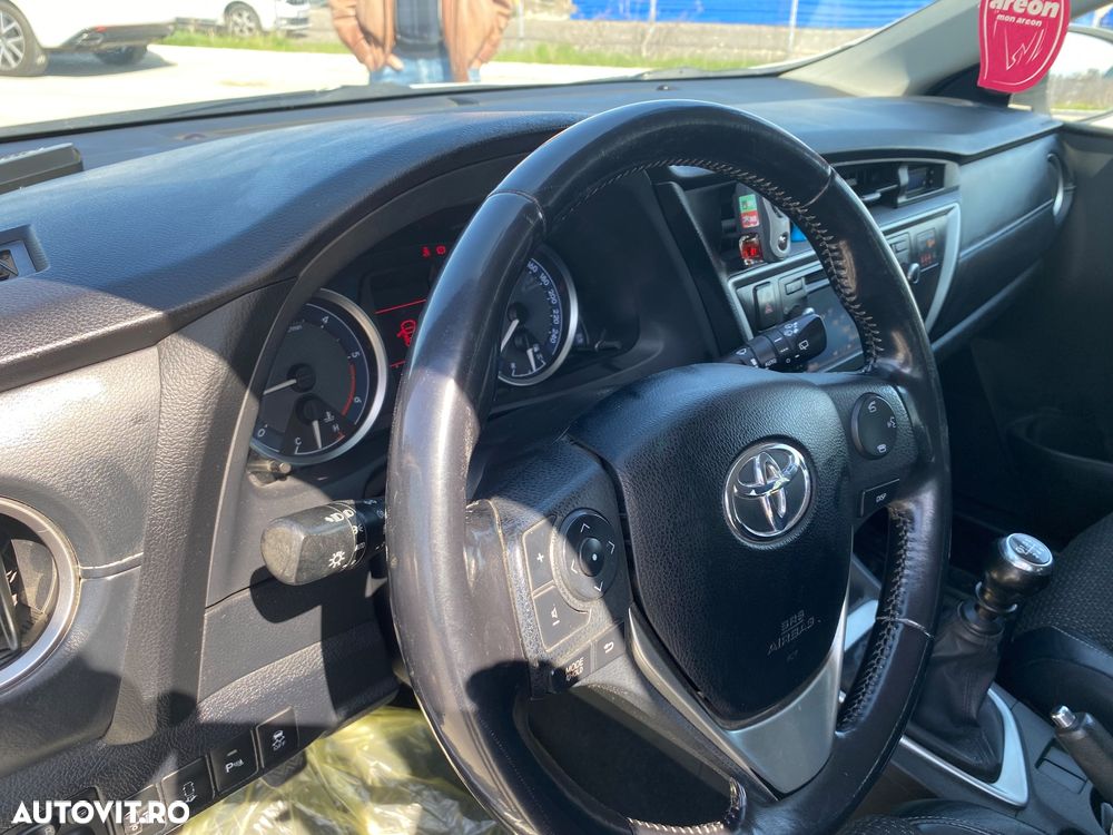 Toyota Auris 1.4 D-4D Comfort - 13