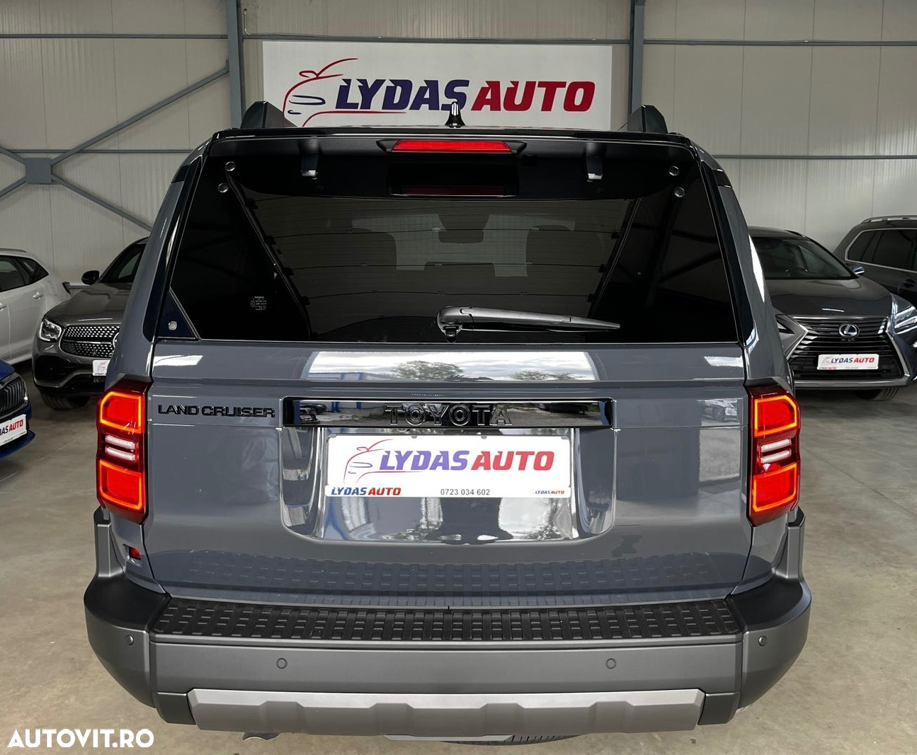 Toyota Land Cruiser 2.8l D-4D 204 CP A/T 7 locuri Luxury AVS Black - 3