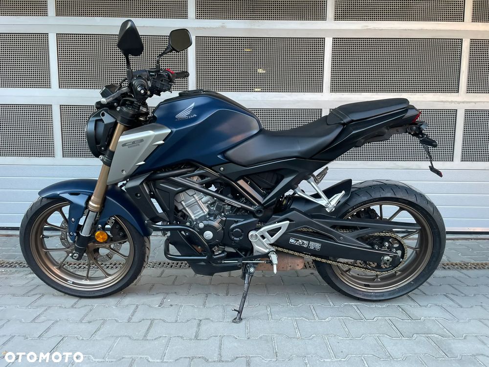 Honda CB - 1
