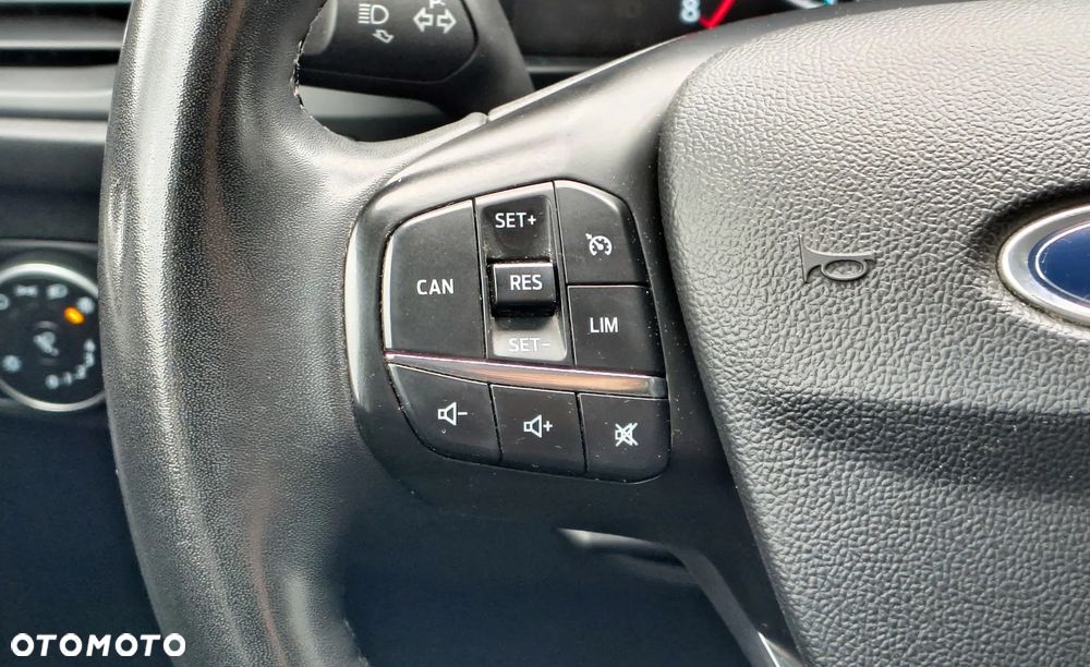 Ford Focus 1.0 EcoBoost Trend - 17