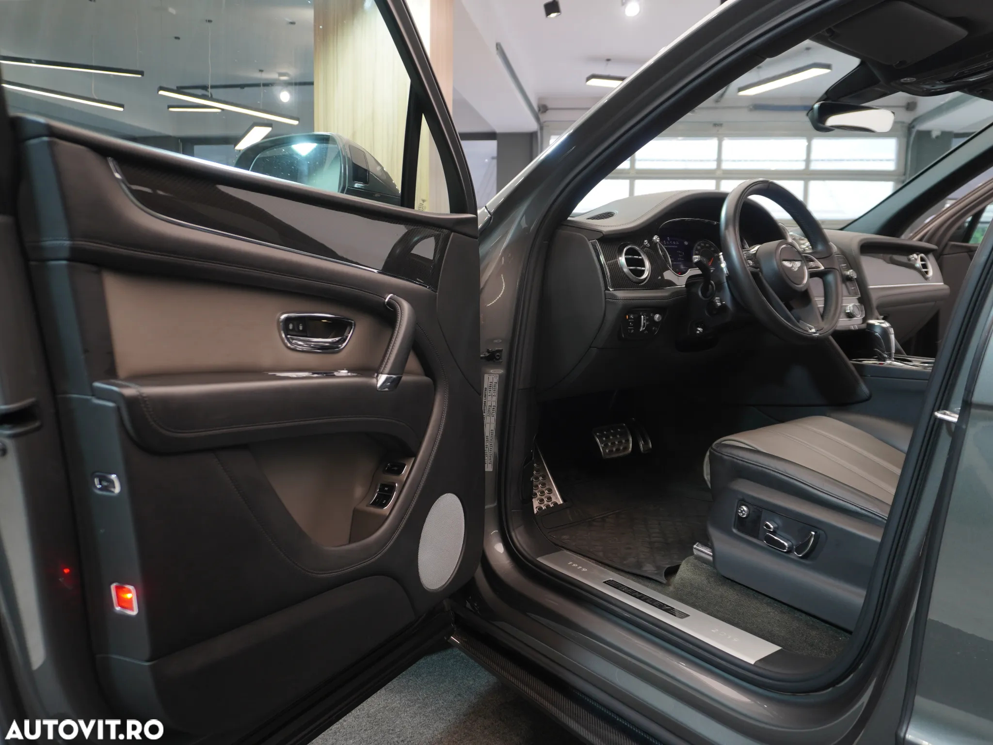 Bentley Bentayga - 19