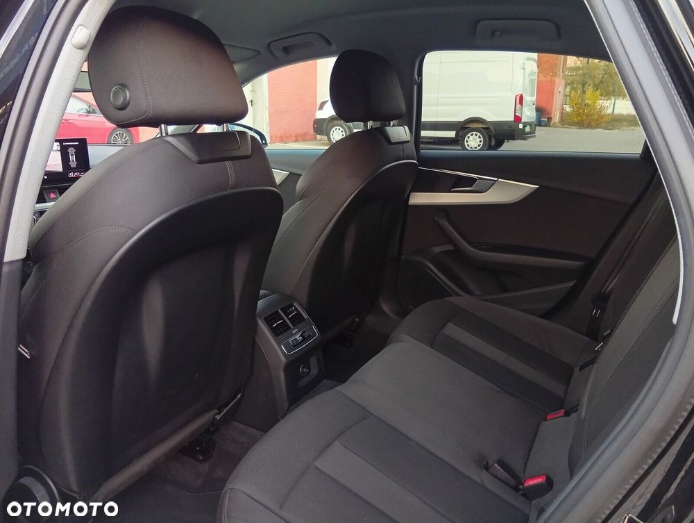 Audi A4 Limousine - 10