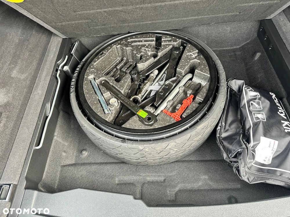 Volkswagen Touareg - 28