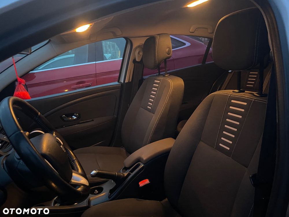 Renault Fluence 1.6 16V Expression - 12