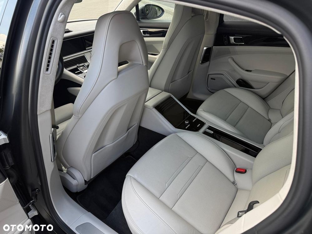 Porsche Panamera 4 E-Hybrid Executive - 14