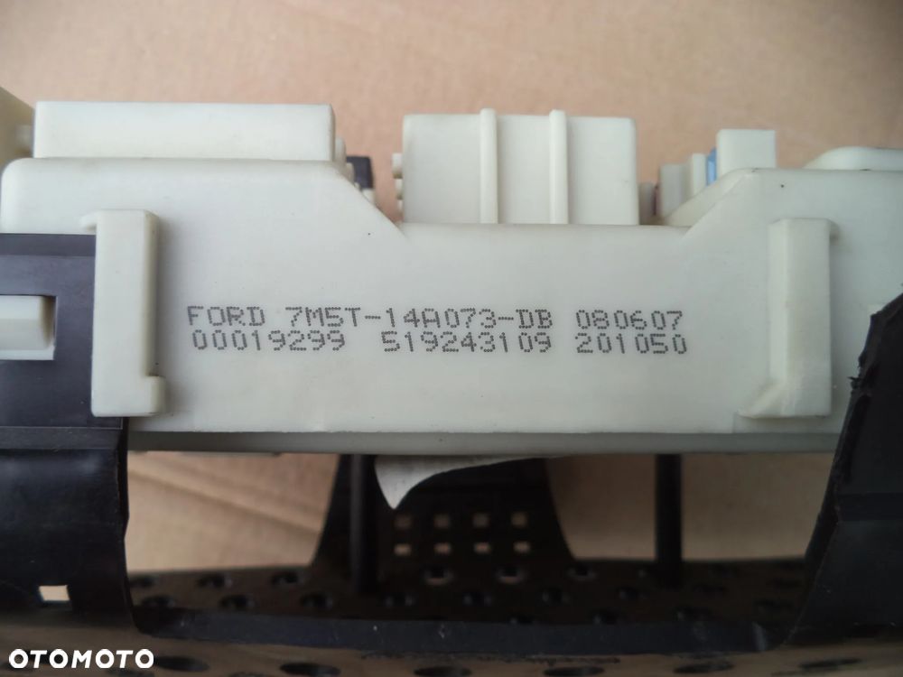 Moduł komfortu skrzynka BSI Ford Focus MK2 benzyna 7M5T-14A073-DB - 2