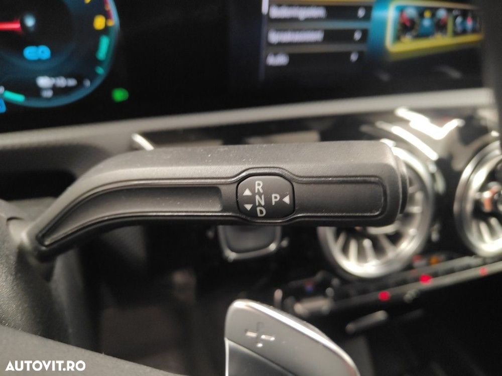 Mercedes-Benz CLA 250 e 8G-DCT AMG Line - 12