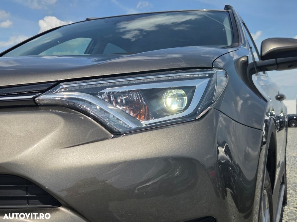 Toyota RAV4 2.5 VVT-i 4x4 Executive - 10