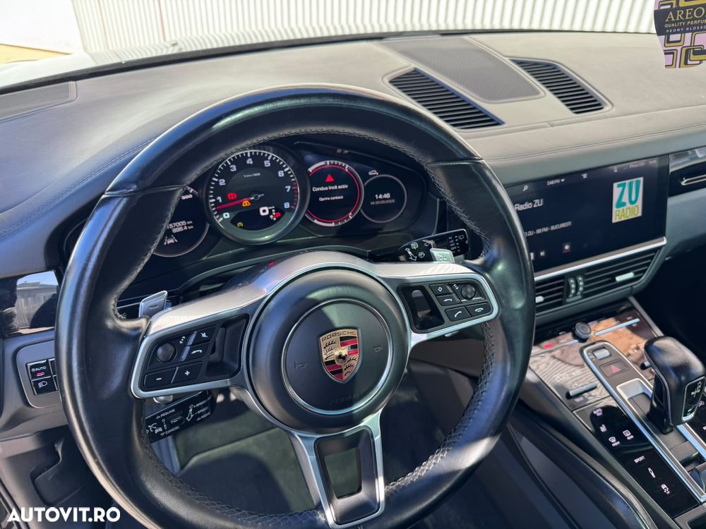 Porsche Cayenne S - 6