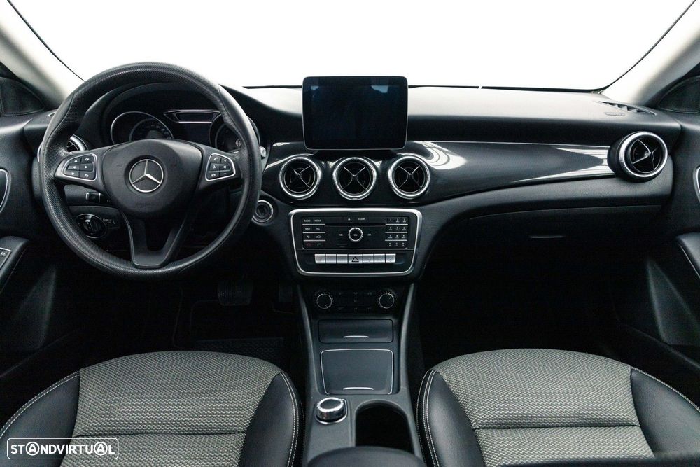 Mercedes-Benz CLA 200 d Shooting Brake Urban Aut. - 14