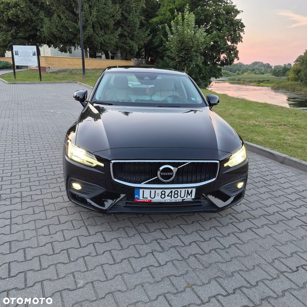 Volvo S60 T5 Momentum Pro - 1