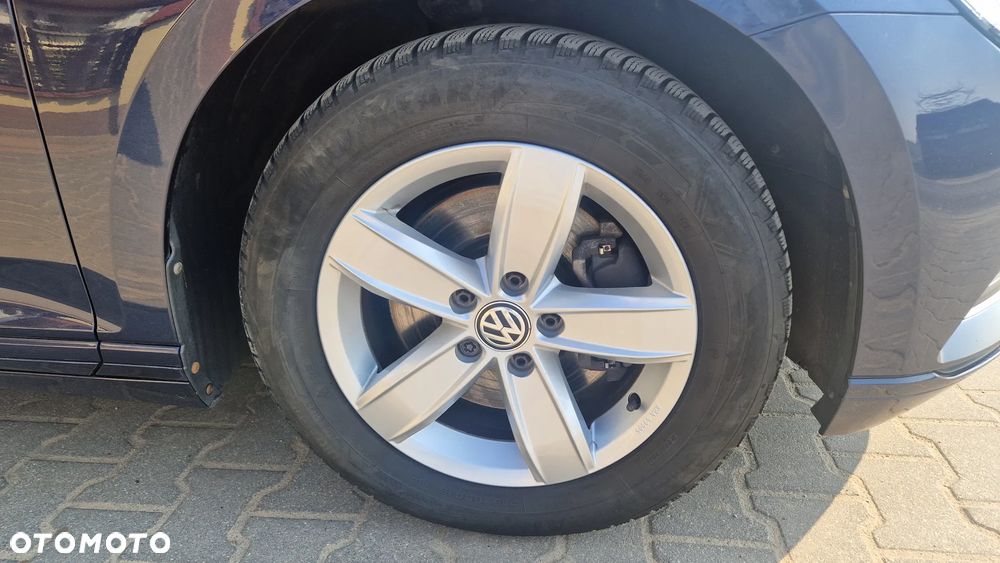 Volkswagen Passat - 20