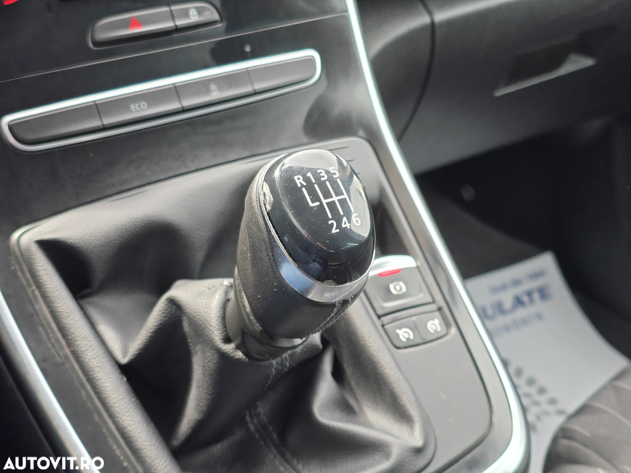 Renault Scenic BLUE dCi 120 LIMITED - 29