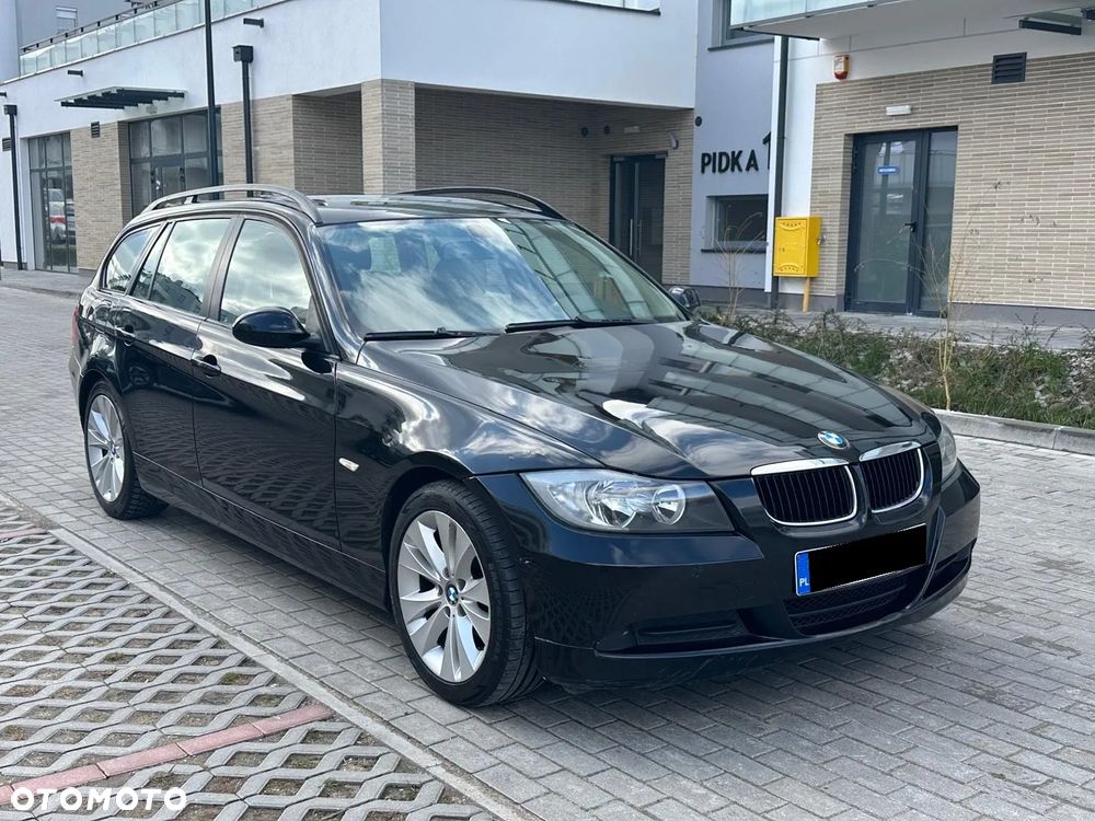 BMW Seria 3 318i Touring