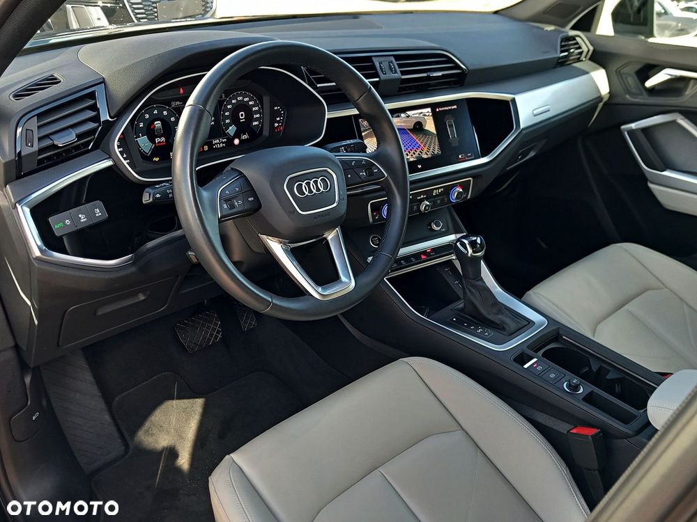 Audi Q3 Sportback - 12