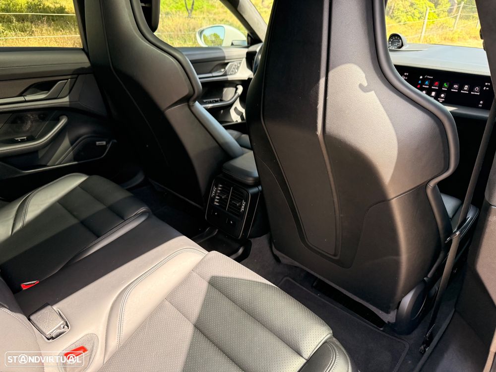 Porsche Taycan Cross Turismo Turbo - 19