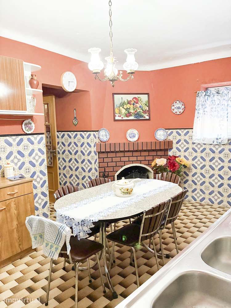 Moradia T5 Isolada com Jardim e Varanda - Grande imagem: 3/28