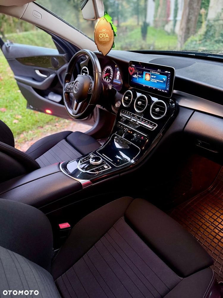 Mercedes-Benz Klasa C 180 9G-TRONIC - 16